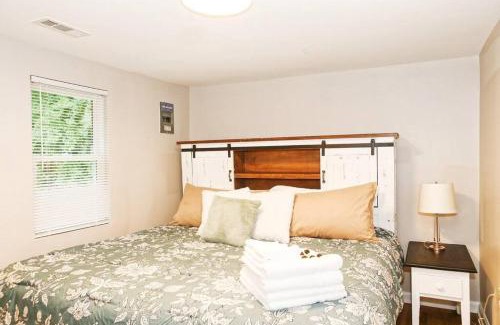 Maiden Casa | Cozy Country Home with Room for Entire Family