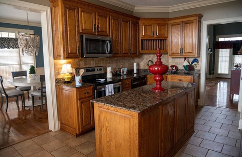 Ardmore Otro | Cozy Country home with Elk River access! 4 Bedrooms 3 bathrooms (Sleeps 8)