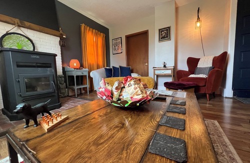 Weston Casa | Cozy country lodging and a hot tub