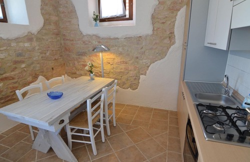 Monterosso Cabaña | Apartamento rural en Pergola con bonito jardín