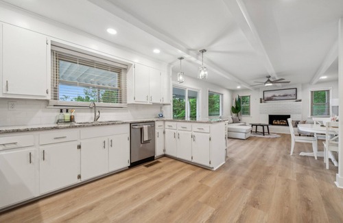 Southmont Casa | Cozy Cove-Lakefront home with kayaks, paddle board, lillypad, arcade, & fire pit