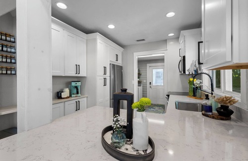 Bradenton Casa | Cozy Creekside Bungalow