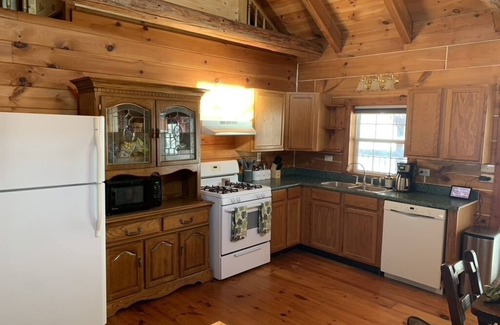 Laurelville Cabina | Cozy Creekside Cabin in the heart of Hocking Hills
