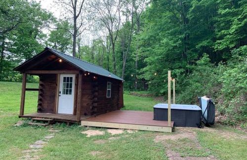 Laurelville Casa | Cozy Creekside Cabin in the heart of Hocking Hills