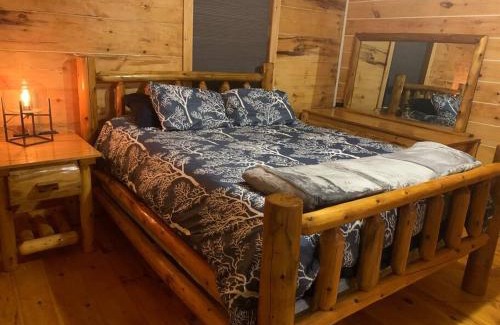 Laurelville Casa | Cozy Creekside Cabin in the heart of Hocking Hills