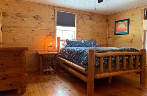 Laurelville Casa | Cozy Creekside Cabin in the heart of Hocking Hills
