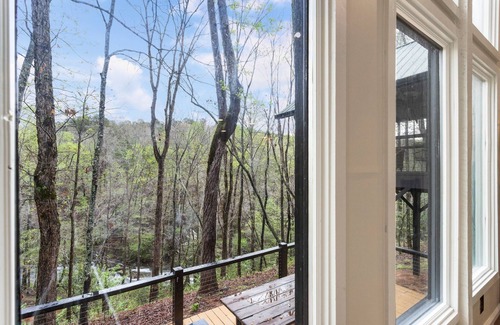 Tate Cabaña | Cozy, creekside cottage in beautiful Dawsonville