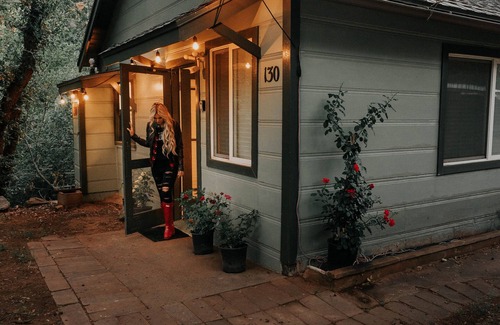 Sedona Cabina | Cozy Creekside Glamping in a Funky Studio Cabin in Oak Creek Canyon, Sedona AZ