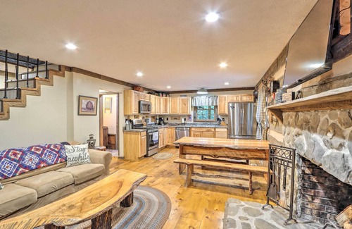 Sautee Nacoochee Cabina | Cozy Creekside Mountain Escape w/ Hot Tub!