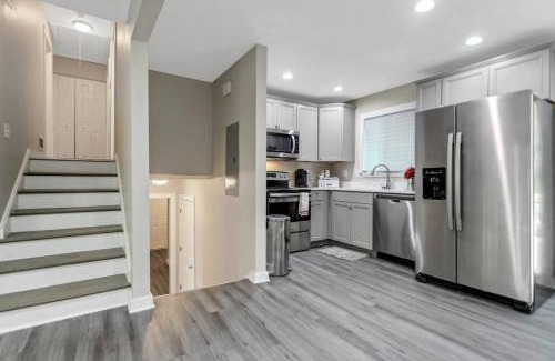 Collier Heights Casa | Cozy Cumberland ATL Home w Hot Tub