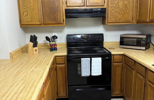 Golden Grove Casa | Cozy, Cute, Superb 2-bedroom house Centrally located in Piedmont