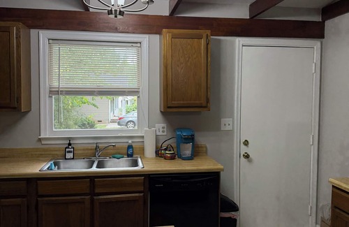 Golden Grove Casa | Cozy, Cute, Superb 2-bedroom house Centrally located in Piedmont
