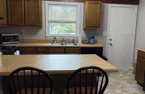 Golden Grove Casa | Cozy, Cute, Superb 2-bedroom house Centrally located in Piedmont