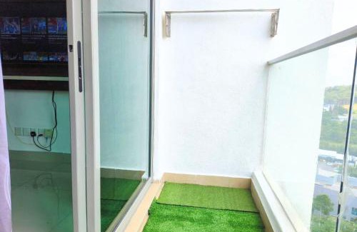 Cyberjaya Apartamento | Cozy Cybersquare Ensuite with Pool View #CS1