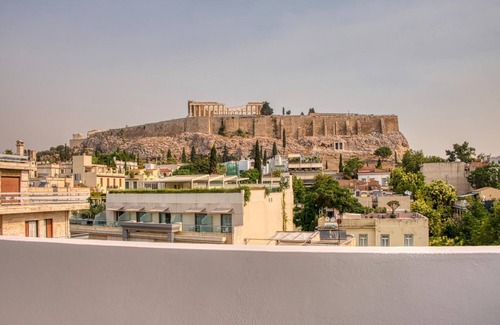 Makrigianni Apartamento | Cozy Deck Roof Apt at the Foothills of Acropolis