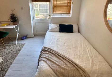 Homerton Cama Y Desayuno | cozy delux bedroom in the heart of London