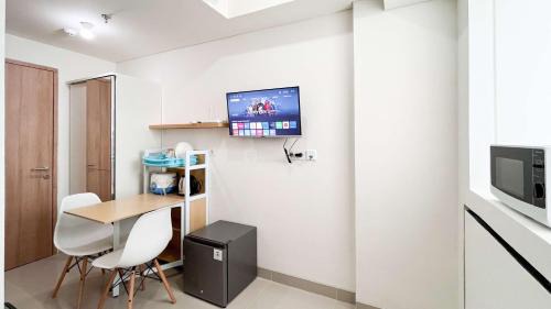 Makassar Apartamento | Cozy Designed Studio (No Kitchen) Bandaraya - Tallasa City Makassar Apartment By Travelio