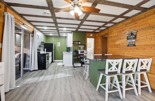Atwater Cabina | Cozy Diamond Lake Cottage!