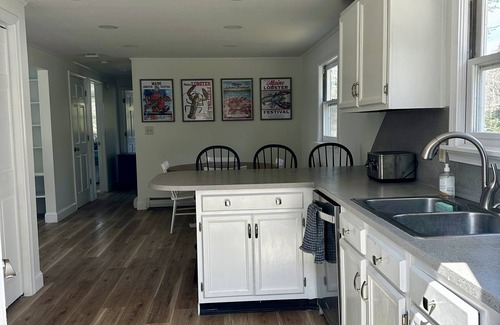 Saint George Casa | Cozy Dockside House on Wheeler's Bay