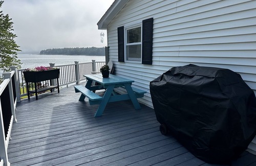 Saint George Casa | Cozy Dockside House on Wheeler's Bay
