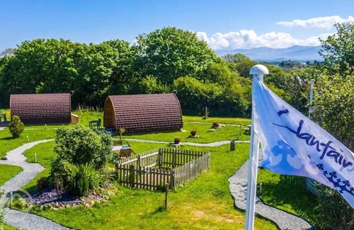 Dwyran Cabina | Cozy Dog Friendly Hot Tent With Log Burner & Logs