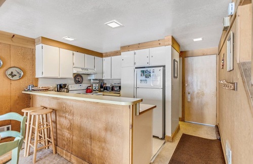 Bear Valley Condominio | Cozy Dog Friendly Studio w/ Loft - Creekside #87 by Bear Valley Vacation Rentals