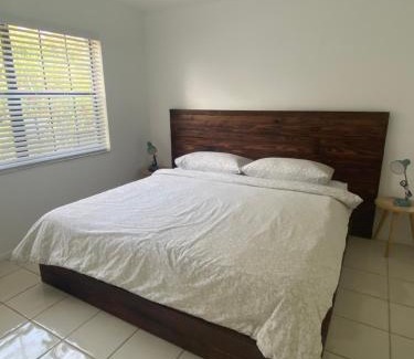 Sailboat Bend Apartamento | Cozy Downtown Apartments on Water