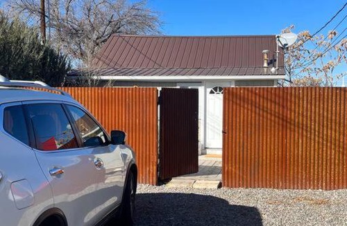 Montrose Casa | Cozy downtown bungalow minutes from Black Canyon
