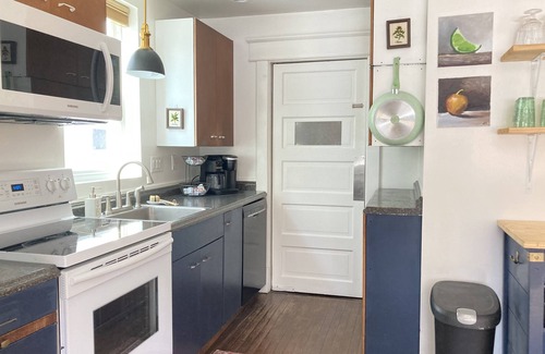 Erie Casa | Cozy Downtown Erie home only 2 blocks from UPMC Hamot