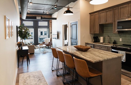 Troy Apartamento | Cozy Downtown Gem ~ Sleeps 10