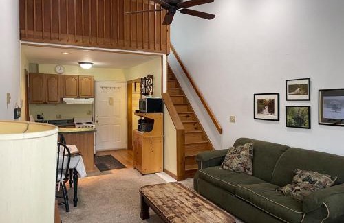 Hunter Apartamento | Cozy Downtown Hunter Mountain Getaway