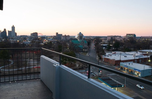 Medical District Apartamento | Cozy Downtown Luxury High-Rise Luxury: Sleeps 4
