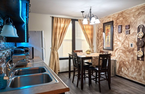 Nashua Apartamento | Cozy Downtown Nashua Retreat: The Komfi 1 Bed/1 Bath!