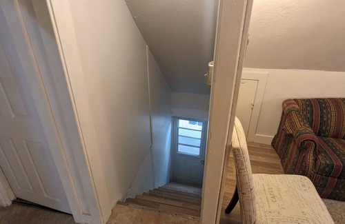 Sunnyside Apartamento | Cozy downtown one bedroom free parking