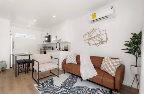 South Montebello Apartamento | Cozy & Dreamy Getaway home !
