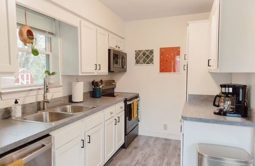 Jeffersonville Casa | Cozy Eclectic Family-friendly Home in Jeffersonville, Near Louisville Kentucky