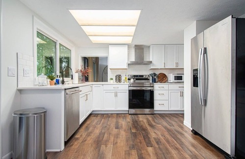 Millard Casa | Cozy & Elegant Gem, Fenced Yard, BBQ & Games!