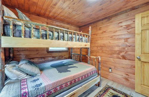 Ellicottville Cabina | Cozy Ellicottville Cabin w/ Water Views - Near Ski