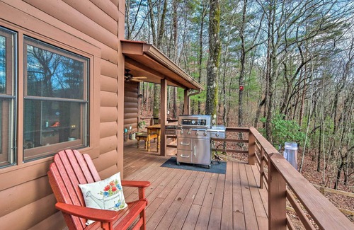 Ellijay Cabina | Cozy Ellijay Cabin w/ Deck & Mountain Views
