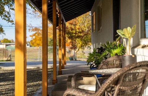 Elverta Casa | Cozy Elverta Ranchette On 2-Acres! Pet Friendly!