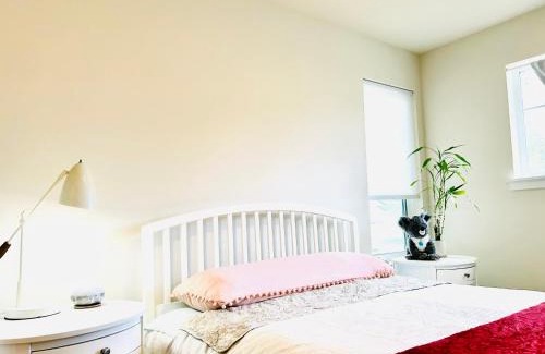 Maplewood Casa | Cozy Ensuite 1b1b1wc wifiACparking