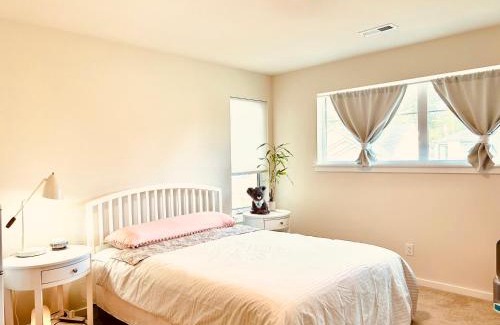 Maplewood Casa | Cozy Ensuite 1b1b1wc wifiACparking