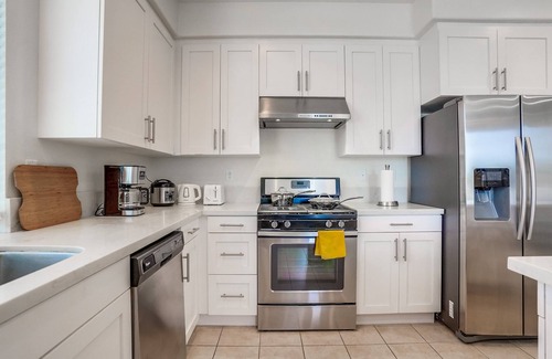 Arcadia Casa | Cozy Entire 2 Bedroom Townhouse