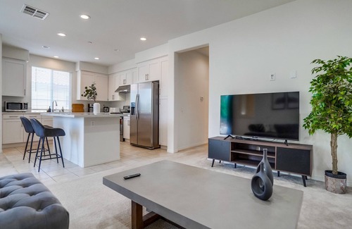 Arcadia Casa | Cozy Entire 2 Bedroom Townhouse