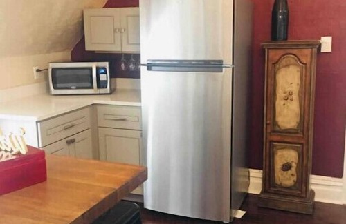 Bloomfield Apartamento | Cozy Entire Apt 3 Friendship Park free parking