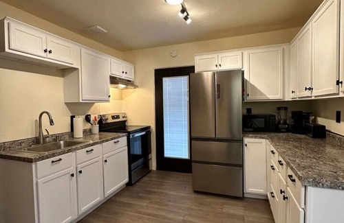 University Heights Apartamento | Cozy Escape 1BD UNM Recently Renovated & Walkable!