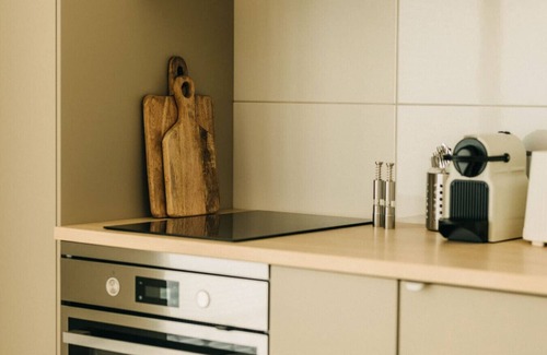 Friedrichstadt Apartamento | Cozy Escape | Retro Charm | Bright Design