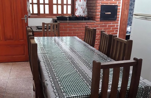 Ibiuna Casa | Cozy estate with ample space in the style of Grandma's house.