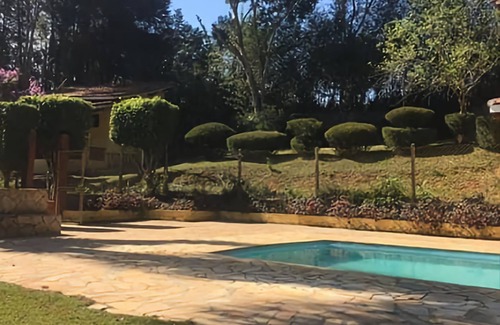 Ibiuna Casa | Cozy estate with ample space in the style of Grandma's house.