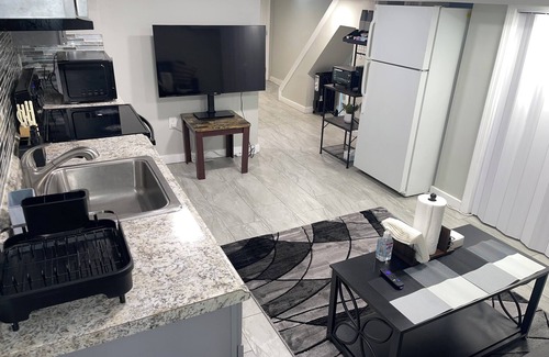 Upper Darby Casa | Cozy Event House - Bdays, Showers - Gather - Party- 4BR Home - Max 16 Guests